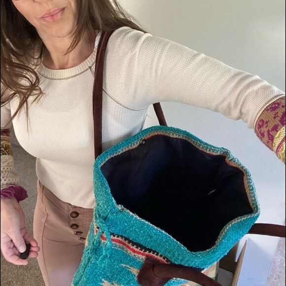 NWT Santa Fe Tote - Picture 3 of 5